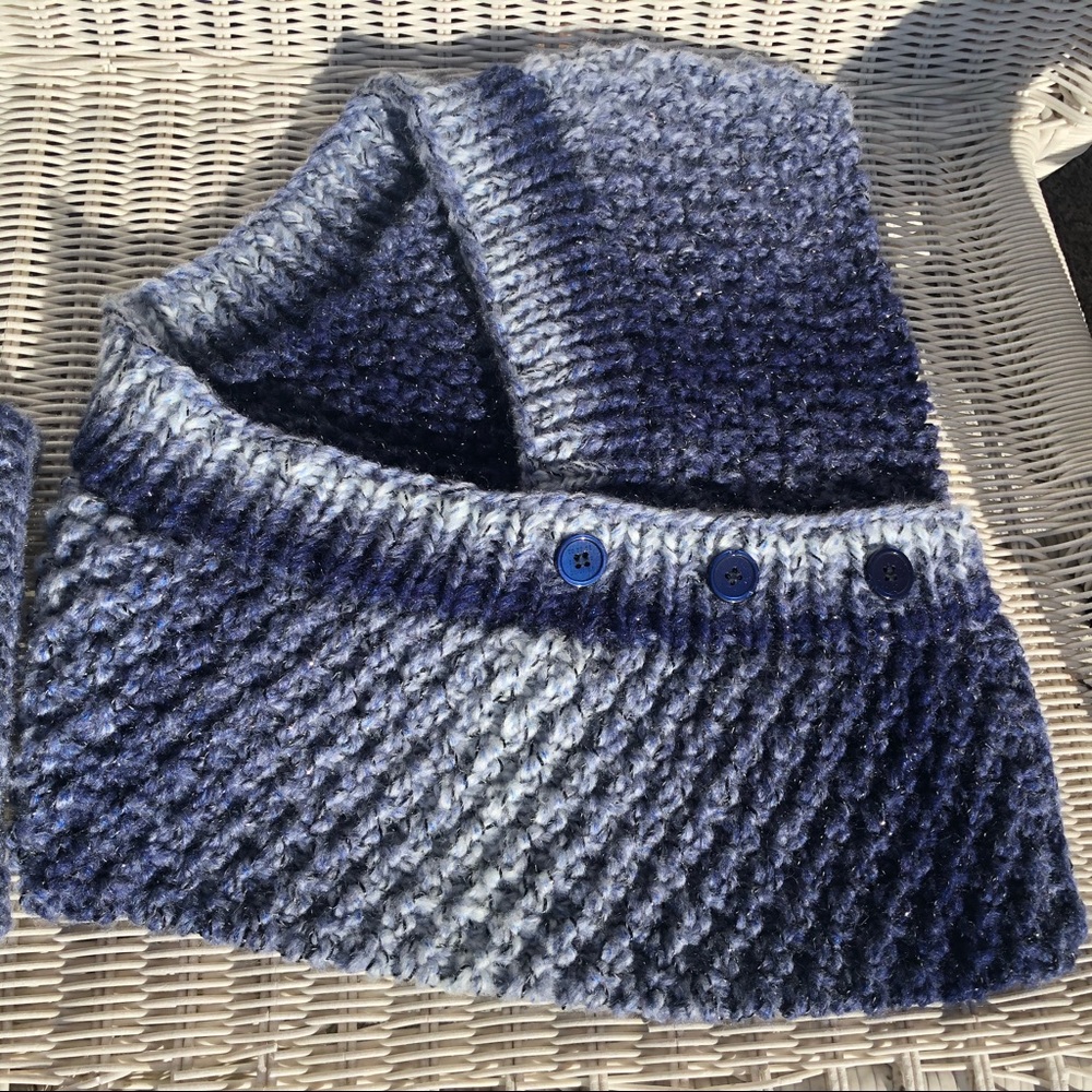 Ombre blue scarf and hat set.  Warm, Cozy, Unique - Picture 9 of 9